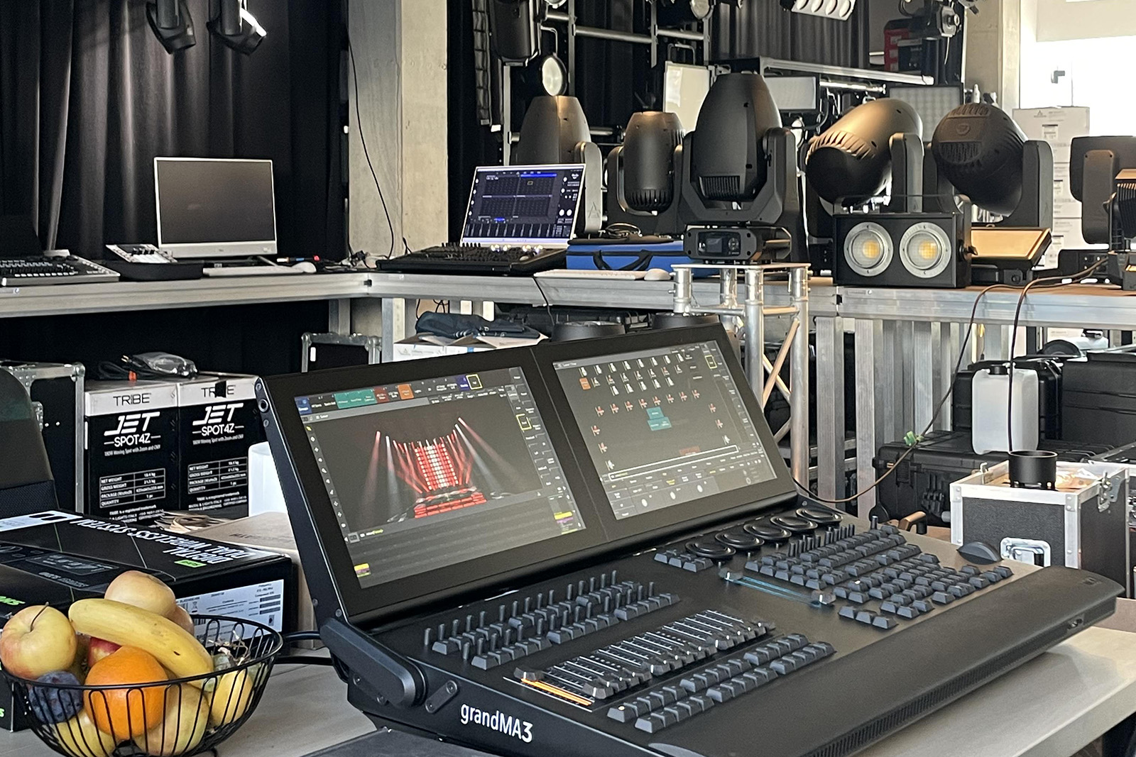 Showmedia showroom - control